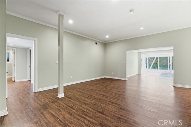 Detail Gallery Image 5 of 37 For 8757 Lurline Ave, Winnetka,  CA 91306 - 4 Beds | 2 Baths