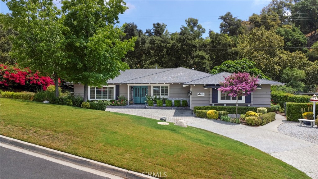 2314 Country Club Vista Street