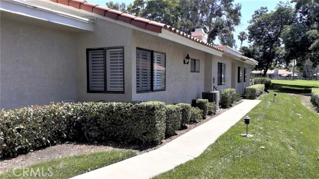Detail Gallery Image 2 of 7 For 768 Pebble Beach Dr #13,  Upland,  CA 91784 - 3 Beds | 2 Baths