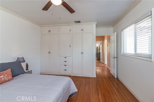Detail Gallery Image 21 of 28 For 1030 E San Jose, Burbank,  CA 91501 - 3 Beds | 2 Baths