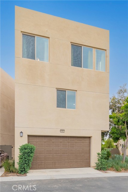 111 Bosque, Irvine CA: https://media.crmls.org/medias/558d3122-4069-4b6a-ae70-c4ea8c2854e3.jpg