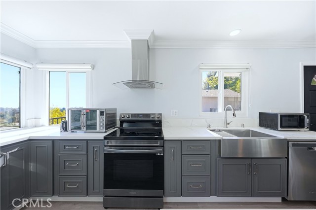 Detail Gallery Image 18 of 56 For 334 Anita Dr, Pasadena,  CA 91105 - 6 Beds | 5 Baths