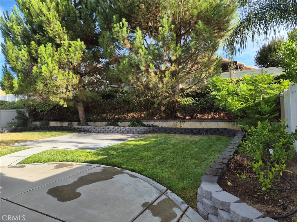 https://media.crmls.org/medias/558e9b7a-a333-4139-9ab6-fc1517a5a111.jpg?preset=X-Large