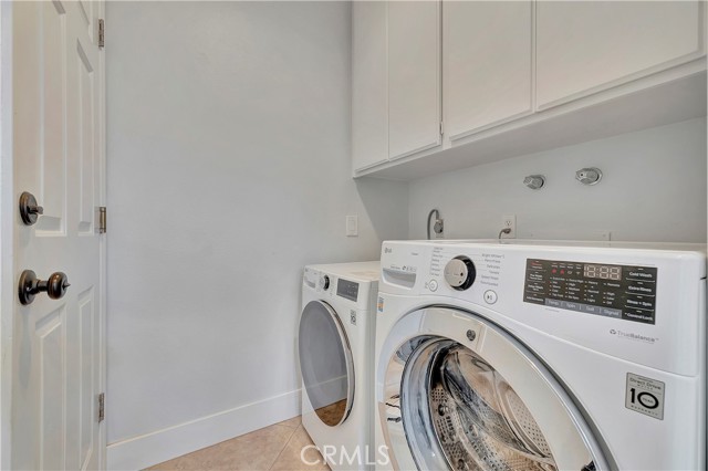 19325 Peachtree Lane, Huntington Beach CA: https://media.crmls.org/medias/558ee87c-9420-4cb1-a11f-f339f708df86.jpg
