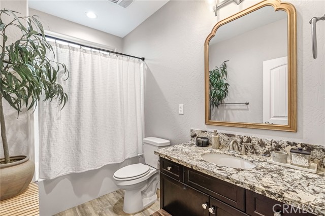 1206 Bristlecone Drive, Madera CA: https://media.crmls.org/medias/558ef9d3-a63a-425c-b9d1-afbfd43a724c.jpg