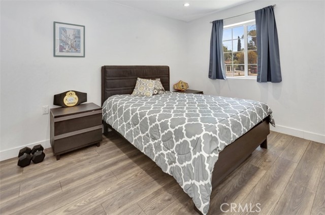 24017 Sylvan Street, Woodland Hills CA: https://media.crmls.org/medias/558f4cbd-88c9-46bf-95c4-548ec43859e3.jpg