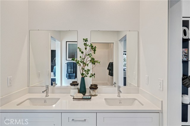 17175 Kent Street, Hesperia CA: https://media.crmls.org/medias/558fd74f-7b28-4a9d-a2e8-6542dc2fde0c.jpg