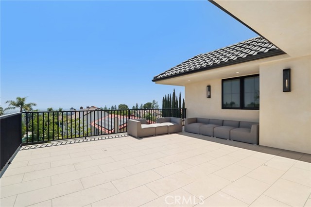 18200 Sheffield Lane, Porter Ranch CA: https://media.crmls.org/medias/55902e53-7cca-4100-a2ae-d6dac4c40fa7.jpg