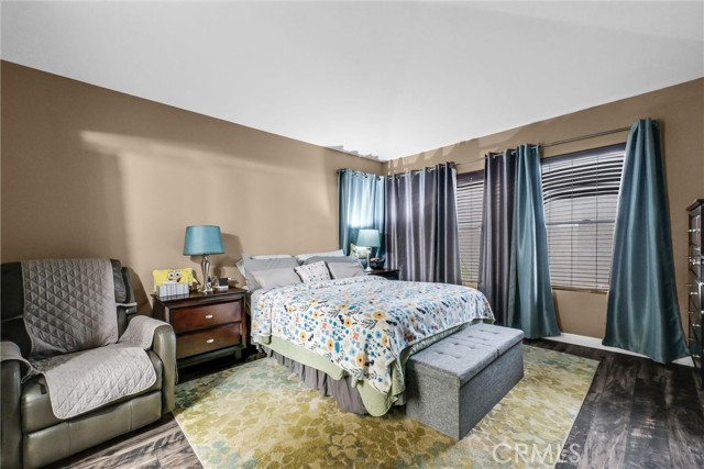 12284 Sandy Creek, Riverside CA: https://media.crmls.org/medias/55905684-9758-4c1d-a9f7-d1c83d682255.jpg