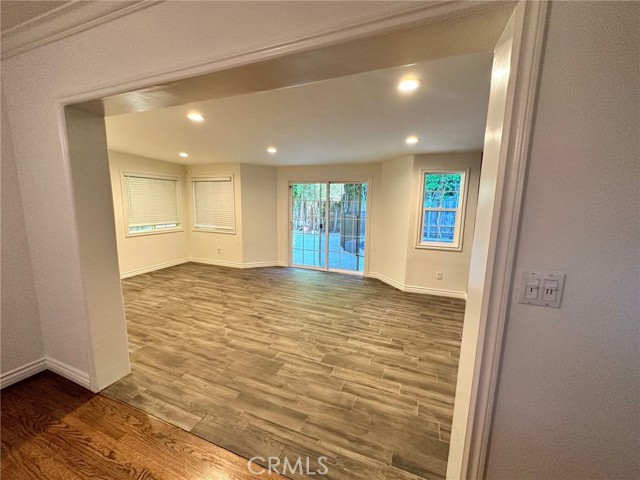 Detail Gallery Image 15 of 36 For 18406 Bessemer St, Tarzana,  CA 91335 - 3 Beds | 2 Baths