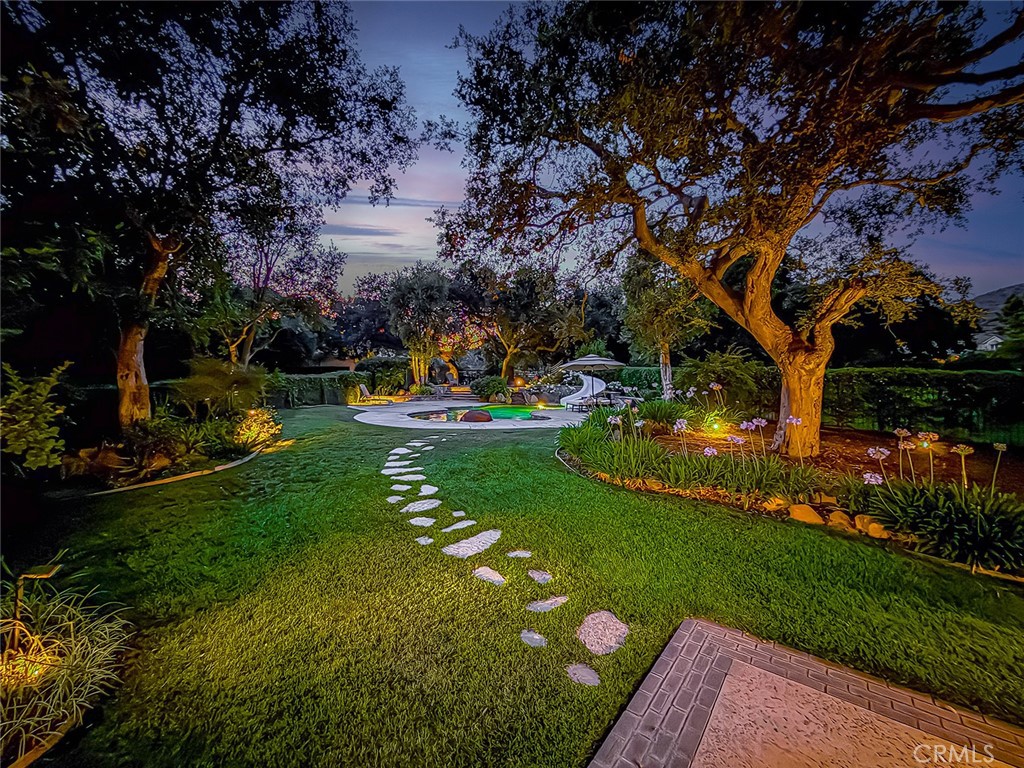 https://media.crmls.org/medias/5590f1c3-8d6b-4f5e-b242-abd5bd03241a.jpg?preset=X-Large