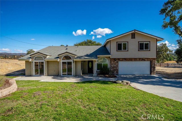 Detail Gallery Image 3 of 52 For 9190 La Paz Road, Atascadero,  CA 93422 - 4 Beds | 2/1 Baths