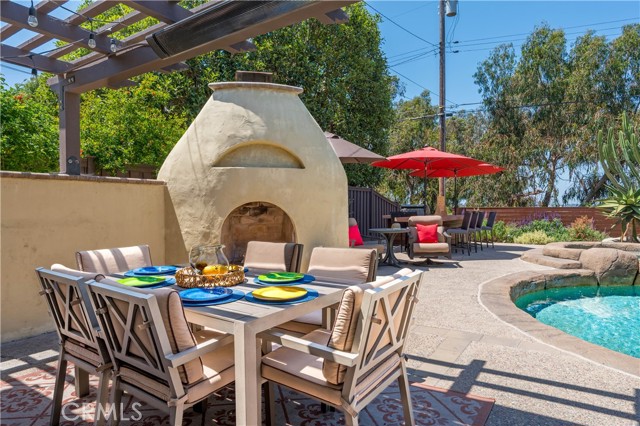 1335 Crestview Avenue, Seal Beach CA: https://media.crmls.org/medias/55918440-f6d3-4ae1-8605-bc8048917ee8.jpg