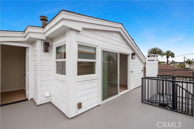 314 1/2 Larkspur Avenue, Corona del Mar CA: https://media.crmls.org/medias/5591b2da-d068-4426-b257-1ab5c03f94ec.jpg