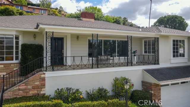 Detail Gallery Image 2 of 45 For 523 Meadows Dr., Glendale,  CA 91202 - 4 Beds | 4 Baths