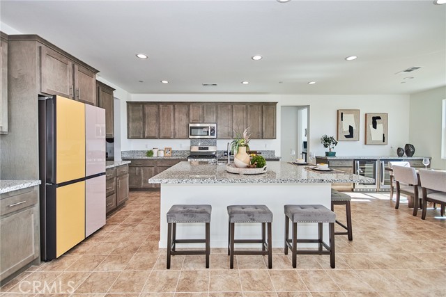 Detail Gallery Image 9 of 44 For 34955 S Serano Sq, Yucaipa,  CA 92399 - 5 Beds | 4 Baths