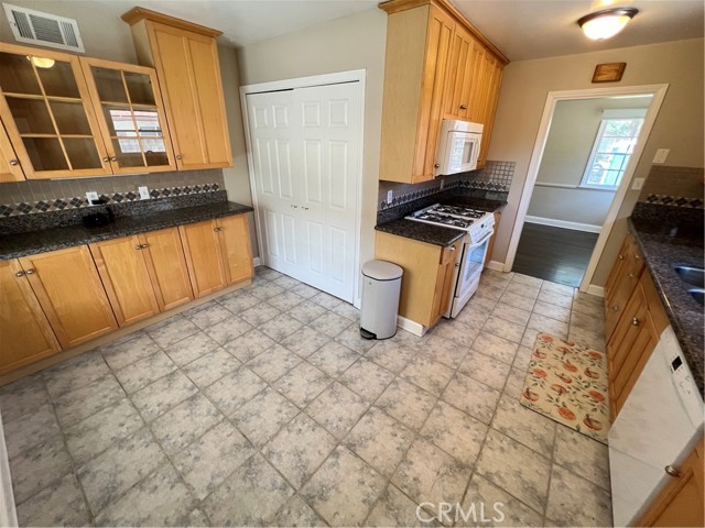 Detail Gallery Image 6 of 19 For 5356 Kendall St, Riverside,  CA 92506 - 3 Beds | 2 Baths