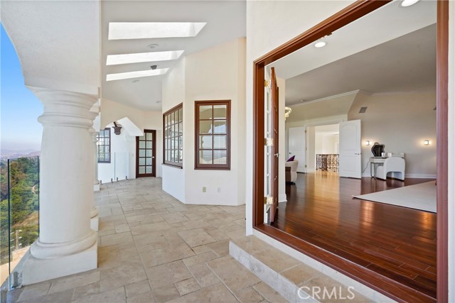 13320 Mulholland Drive, Beverly Hills CA: https://media.crmls.org/medias/55930146-1e8a-4106-8e52-4d487227185f.jpg