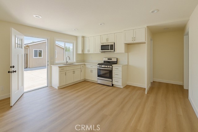 224 S Greenwood Avenue, Montebello CA: https://media.crmls.org/medias/5593b33f-1bc9-4bca-8835-9b33a2fa2da6.jpg