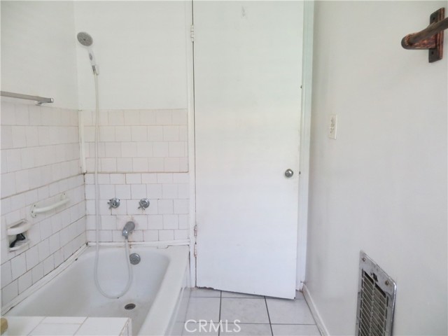 Detail Gallery Image 14 of 35 For 9525 Stanwin Ave, Arleta,  CA 91331 - 3 Beds | 2 Baths