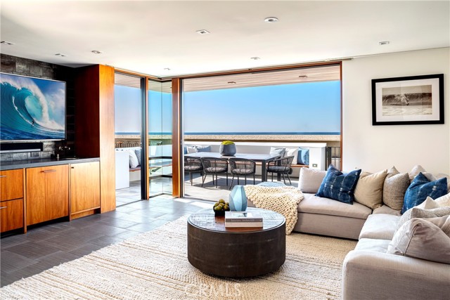 Detail Gallery Image 24 of 45 For 732 the Strand, Hermosa Beach,  CA 90254 - 3 Beds | 3/1 Baths