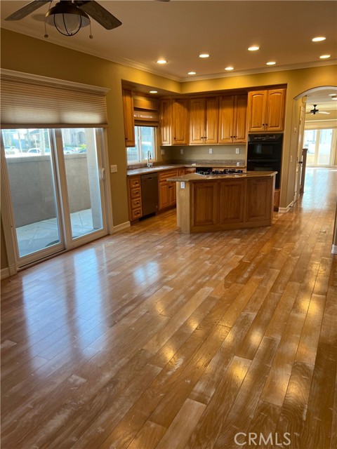 Detail Gallery Image 10 of 47 For 121 21st, Huntington Beach,  CA 92648 - 3 Beds | 4/1 Baths