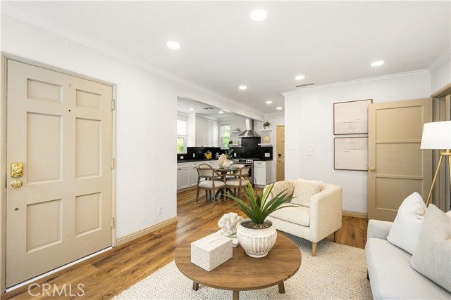 309 15th Street, Seal Beach CA: https://media.crmls.org/medias/559987ab-cfee-4cac-b05d-f38be9b44e85.jpg
