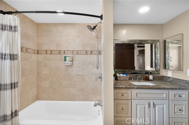 38225 Camino Sierra Road, Temecula CA: https://media.crmls.org/medias/559a4286-8411-4a7f-9b56-e433805b6a4b.jpg