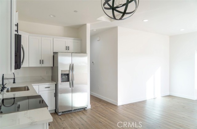 Detail Gallery Image 3 of 7 For 21106 Orchid Dr Unit B, California City,  CA 93505 - 2 Beds | 1 Baths