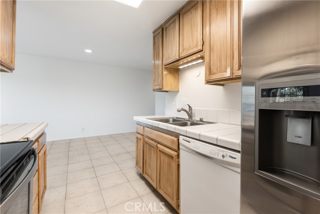 2533 Antonio Drive, 202 photo 5