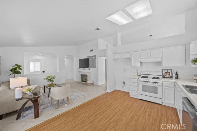 Detail Gallery Image 15 of 37 For 3061 Hampton, Hemet,  CA 92545 - 5 Beds | 2 Baths