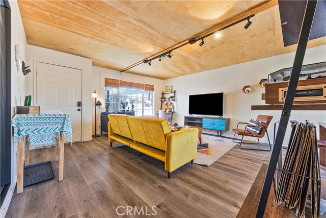 Detail Gallery Image 4 of 22 For 6123 Scenic, Joshua Tree,  CA 92252 - 3 Beds | 1 Baths