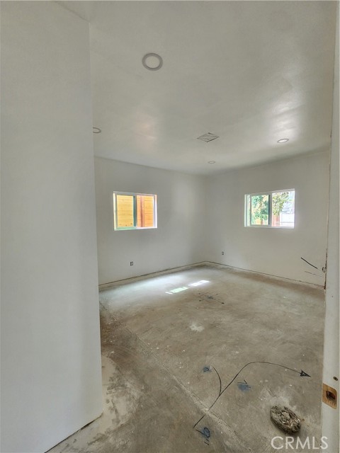 Detail Gallery Image 11 of 15 For 19380 Quebec Ave, Corona,  CA 92881 - 2 Beds | 2 Baths