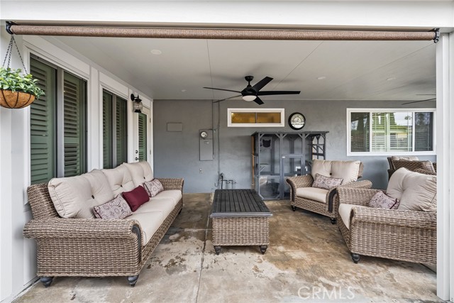 10041 Margo Lane, Westminster CA: https://media.crmls.org/medias/559bcd39-1341-4f70-9e24-30c8ccf551ed.jpg