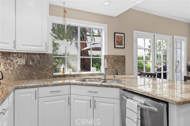 Detail Gallery Image 14 of 44 For 841 Sunstone St, Westlake Village,  CA 91362 - 3 Beds | 2/1 Baths