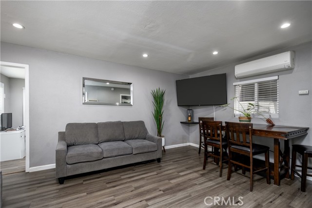 Detail Gallery Image 4 of 23 For 15122 Jersey, Norwalk,  CA 90650 - 2 Beds | 1/1 Baths