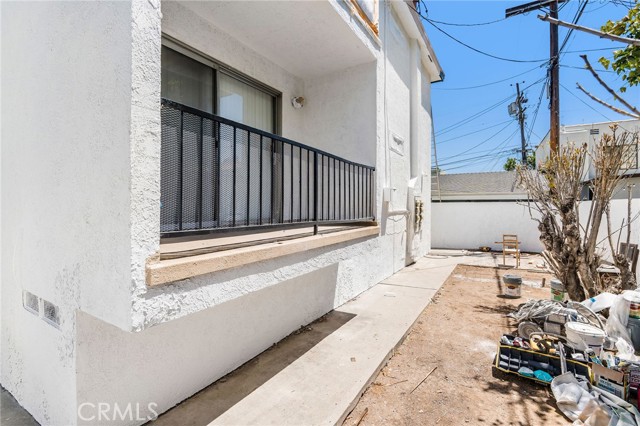 935 W 10th St, San Pedro CA: https://media.crmls.org/medias/559d0182-75d2-4374-91be-e84503f66366.jpg