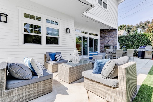 2408 Walnut Avenue, Manhattan Beach, California 90266, 5 Bedrooms Bedrooms, ,3 BathroomsBathrooms,Residential,Sold,Walnut,SB21207694