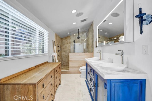 Detail Gallery Image 14 of 24 For 2237 Golden Cir, Newport Beach,  CA 92660 - 3 Beds | 2 Baths