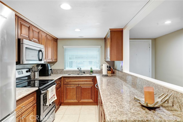 Detail Gallery Image 5 of 14 For 6882 Alondra #26,  Paramount,  CA 90723 - 2 Beds | 2 Baths