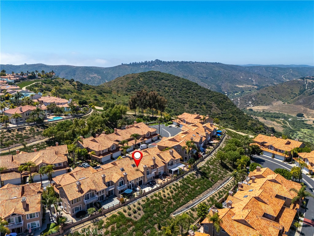 https://media.crmls.org/medias/55a06098-61f3-4f9a-a531-ce36267b5436.jpg?preset=X-Large