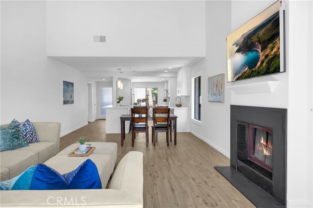 Detail Gallery Image 3 of 37 For 64 Sea Island Dr, Newport Beach,  CA 92660 - 2 Beds | 2 Baths