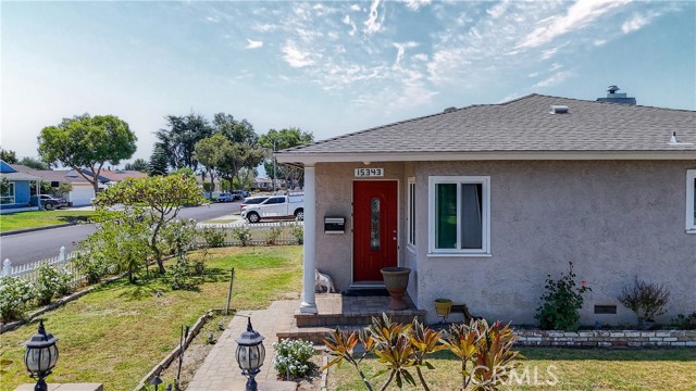Detail Gallery Image 1 of 35 For 15343 Carfax Ave, Bellflower,  CA 90706 - 3 Beds | 2 Baths