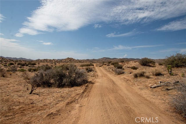 Detail Gallery Image 7 of 20 For 1000 Rimrock Rd, Pioneertown,  CA 92268 - – Beds | – Baths