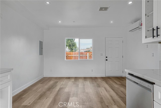 Detail Gallery Image 29 of 43 For 7909 Aldea Ave, Lake Balboa,  CA 91406 - 6 Beds | 5/2 Baths