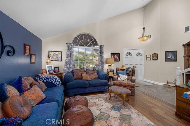 Detail Gallery Image 7 of 60 For 554 Edgewater, Oceanside,  CA 92057 - 4 Beds | 3 Baths