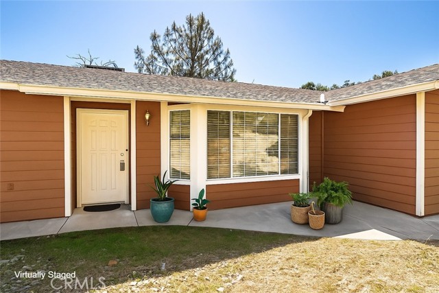 31200 Revis Road, Coarsegold CA: https://media.crmls.org/medias/55a3ddf2-db6b-456d-aec1-30954229dd18.jpg