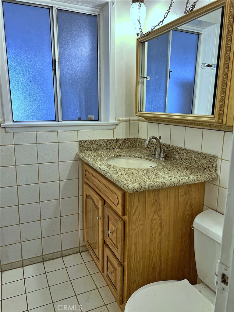https://media.crmls.org/medias/55a447b4-4e51-4aa2-ba41-69b54a5e7674.jpg?preset=X-Large