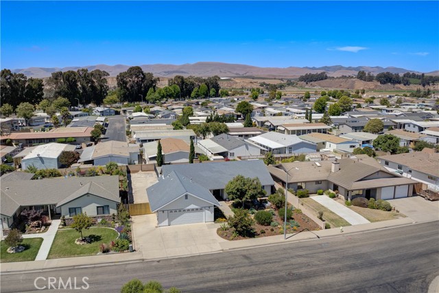 1629 Hillsboro Drive, Santa Maria CA: https://media.crmls.org/medias/55a4b44c-98a7-4b4e-a298-2e2e9f071b0b.jpg
