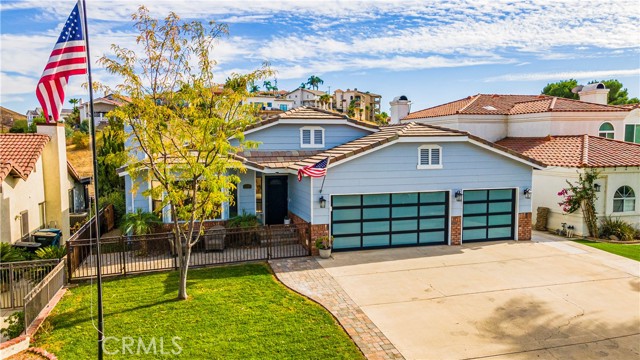 Detail Gallery Image 2 of 41 For 22535 W San Joaquin Dr, Canyon Lake,  CA 92587 - 4 Beds | 2 Baths